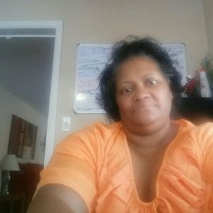 Meet your Posher, Cynthia